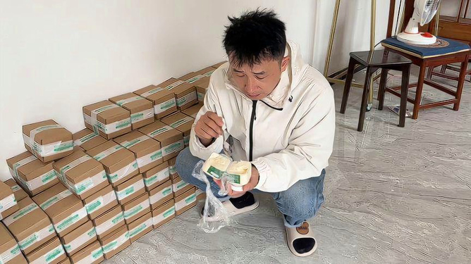 侯得柱最新动态揭秘，小巷中的意外发现