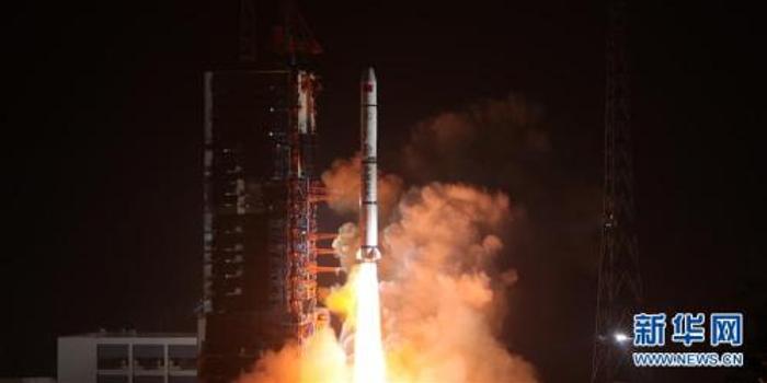 中国最新发射卫星，星空下的温情与追梦少年的征程