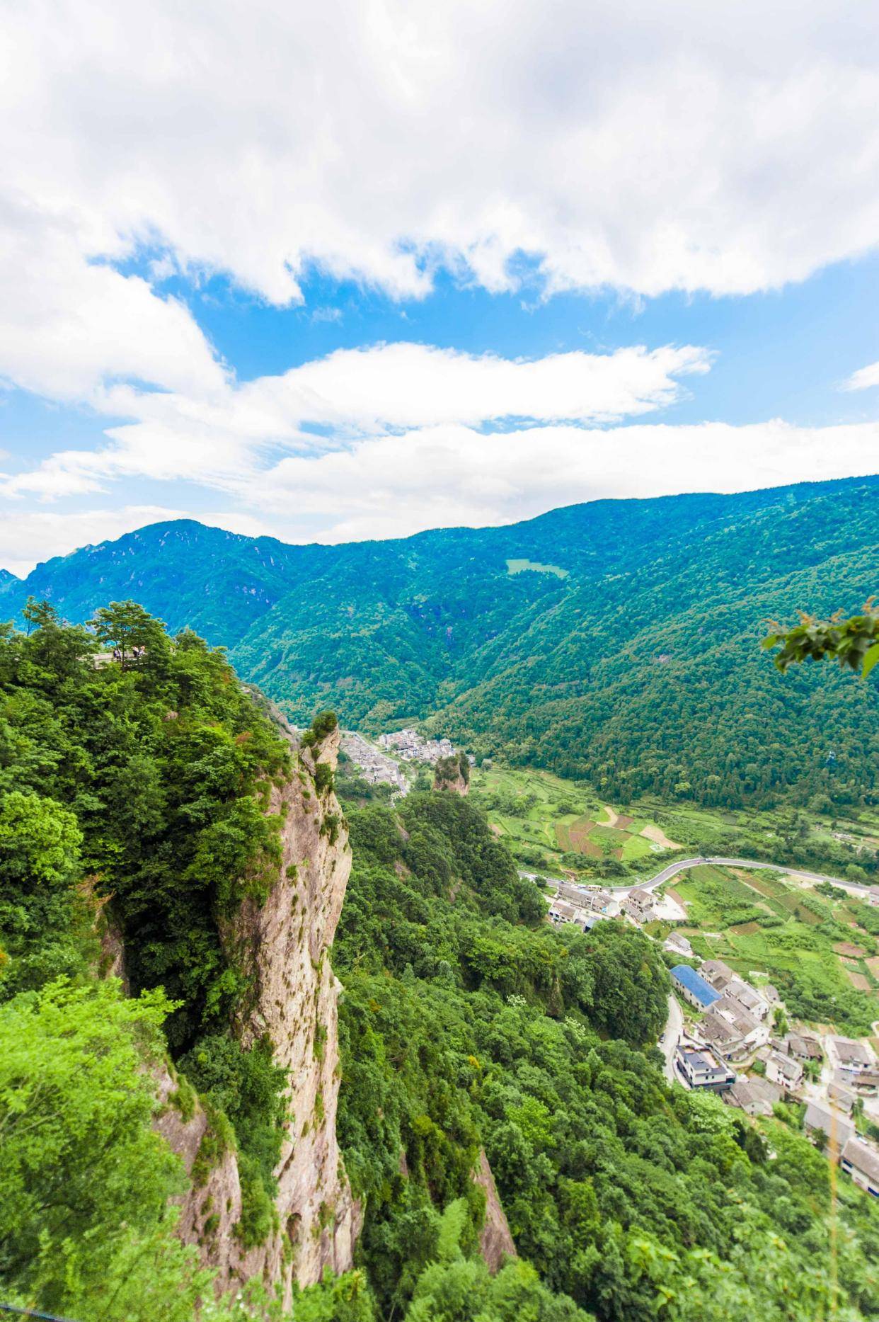 梁宏达最新,梁宏达最新旅行日志，探索自然美景，寻找内心的平和之乐
