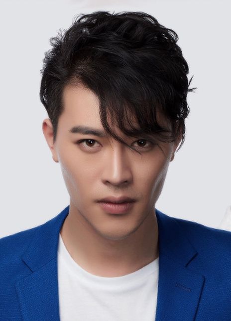 奕元晖演员，演艺之路的璀璨之星