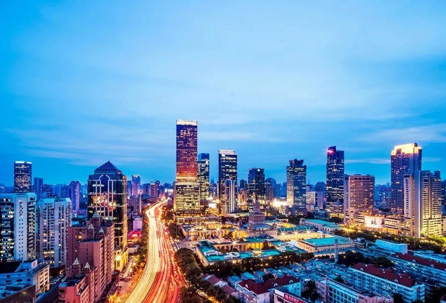 最新商业资讯与心灵之旅，自然美景探寻内心平和宁静的旅程