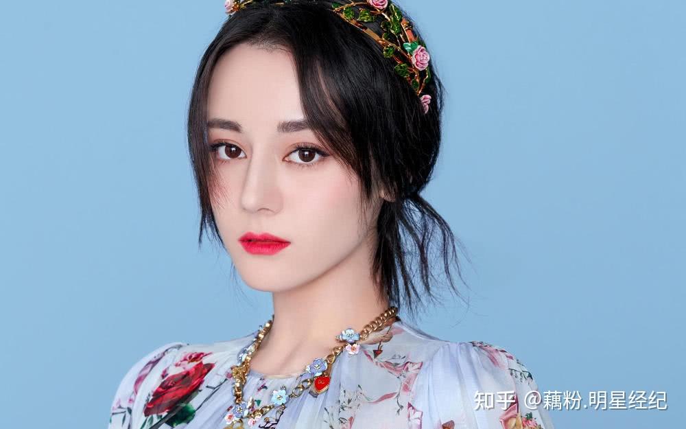 迪丽热巴最新代言，引领时尚潮流的新标杆