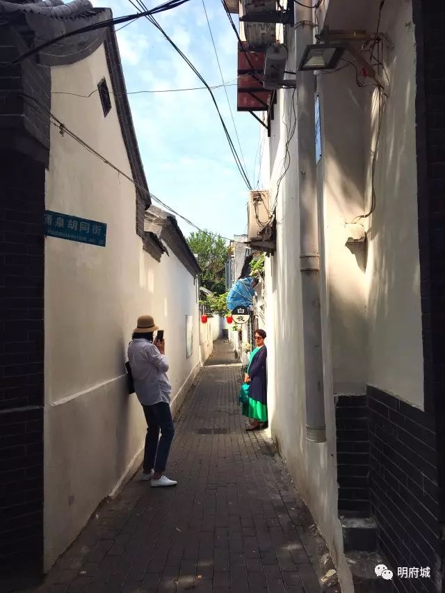 宜信近况,小巷中的独特风情展现