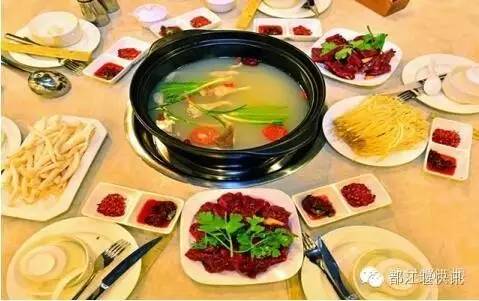 小巷美食秘境，新鲜汤锅食谱大解密！