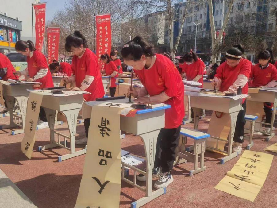 多多诗作,笔墨鼓舞人心,学习变化铸就自信与成就的力量