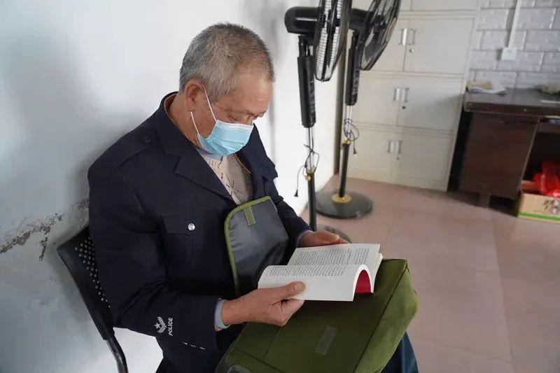 📚阅读新风尚,塑造精神食粮的时尚生活选择✨