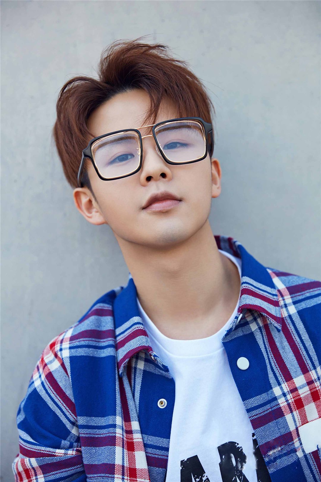 徐浩最新照片曝光,魅力依旧✨