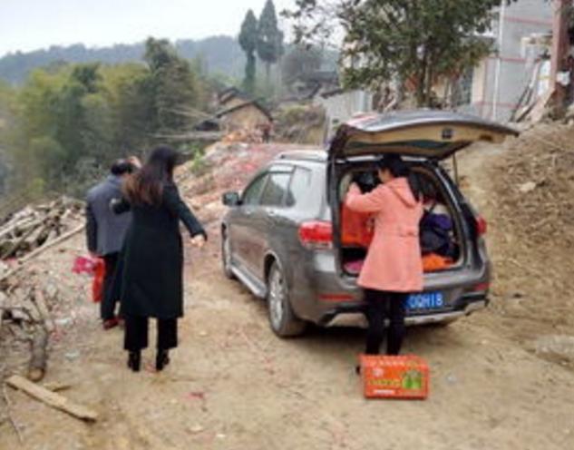 家庭欢聚日常趣事,最新电视频精彩呈现