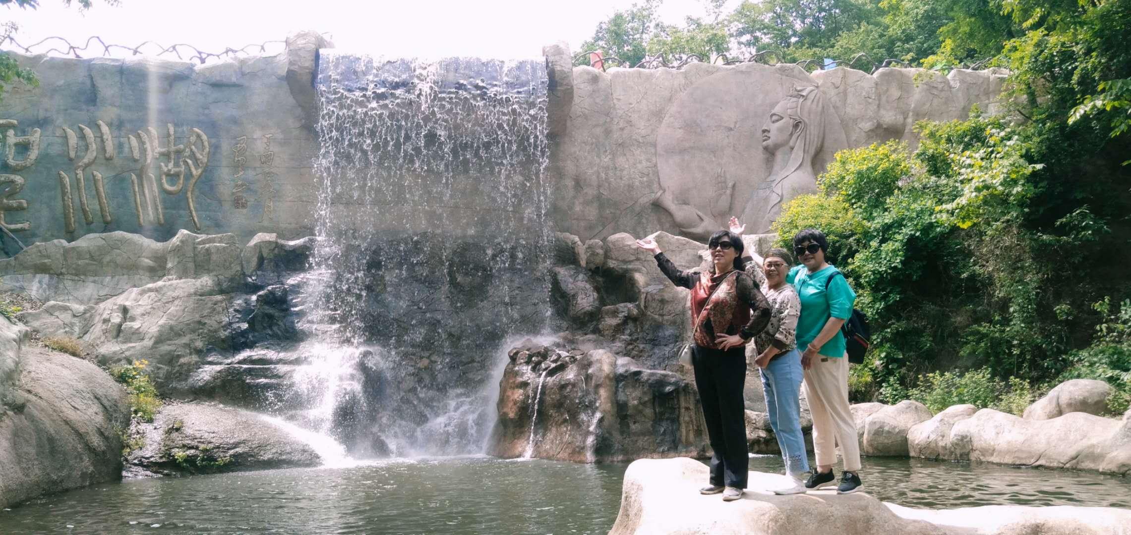 家庭欢聚日常趣事,最新电视频精彩呈现