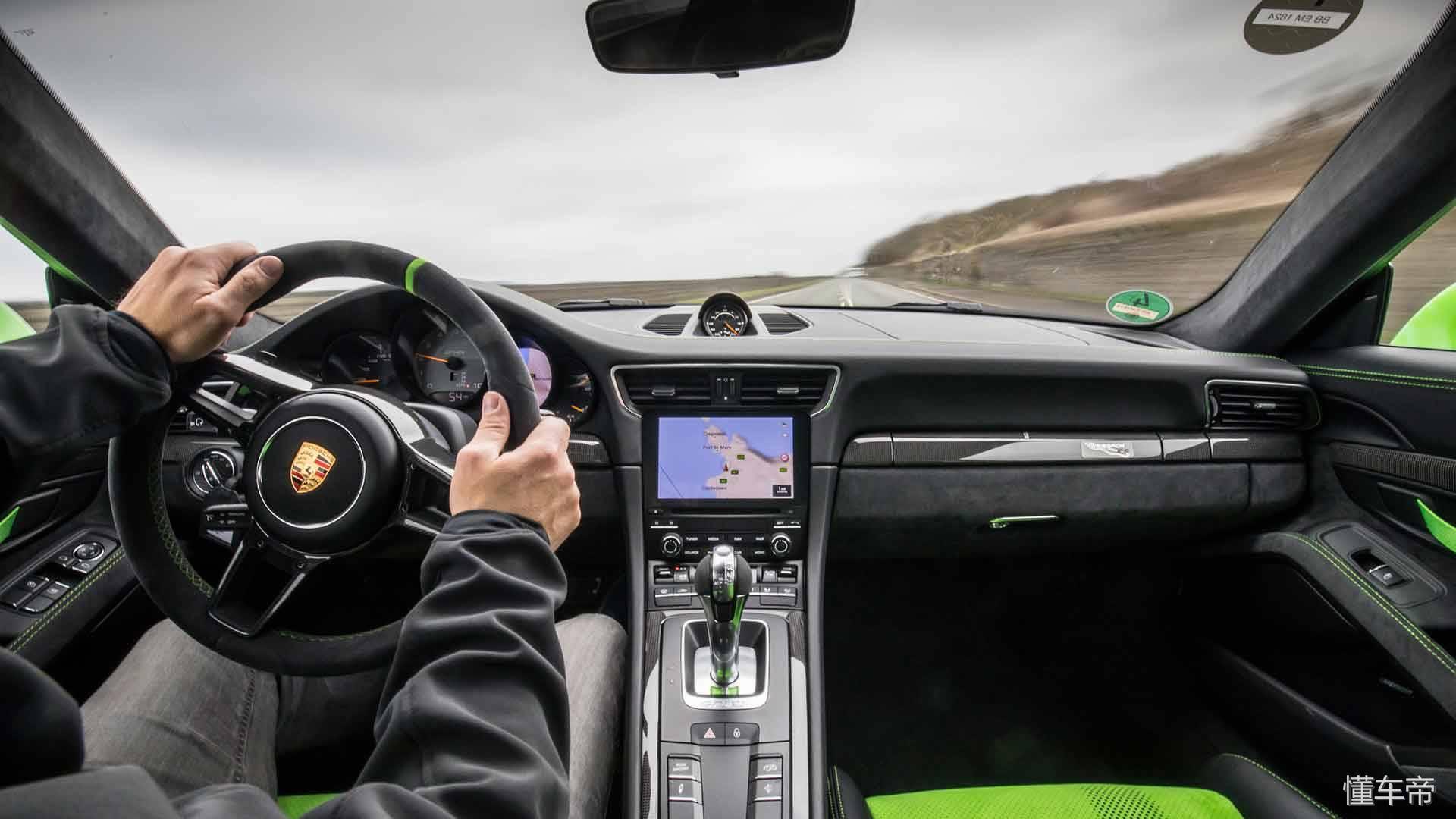 保时捷最新SUV款式,家庭之约与友情之旅的绝佳选择