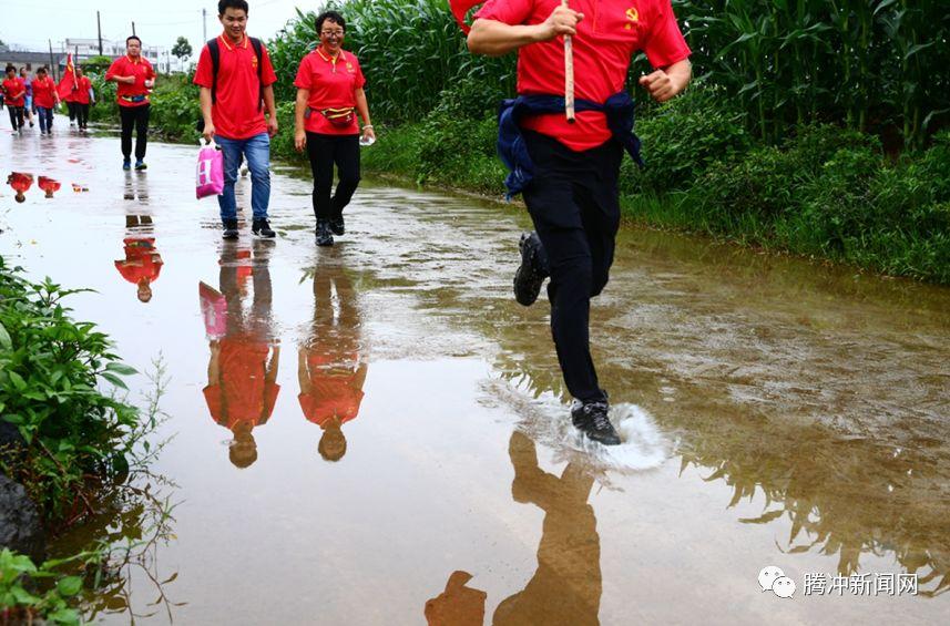 最新厨房装修效果图,小巷美食秘境的灵感探索