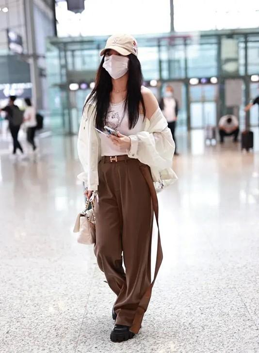 李小璐最新动态揭秘,多面魅力演艺之路闪耀登场