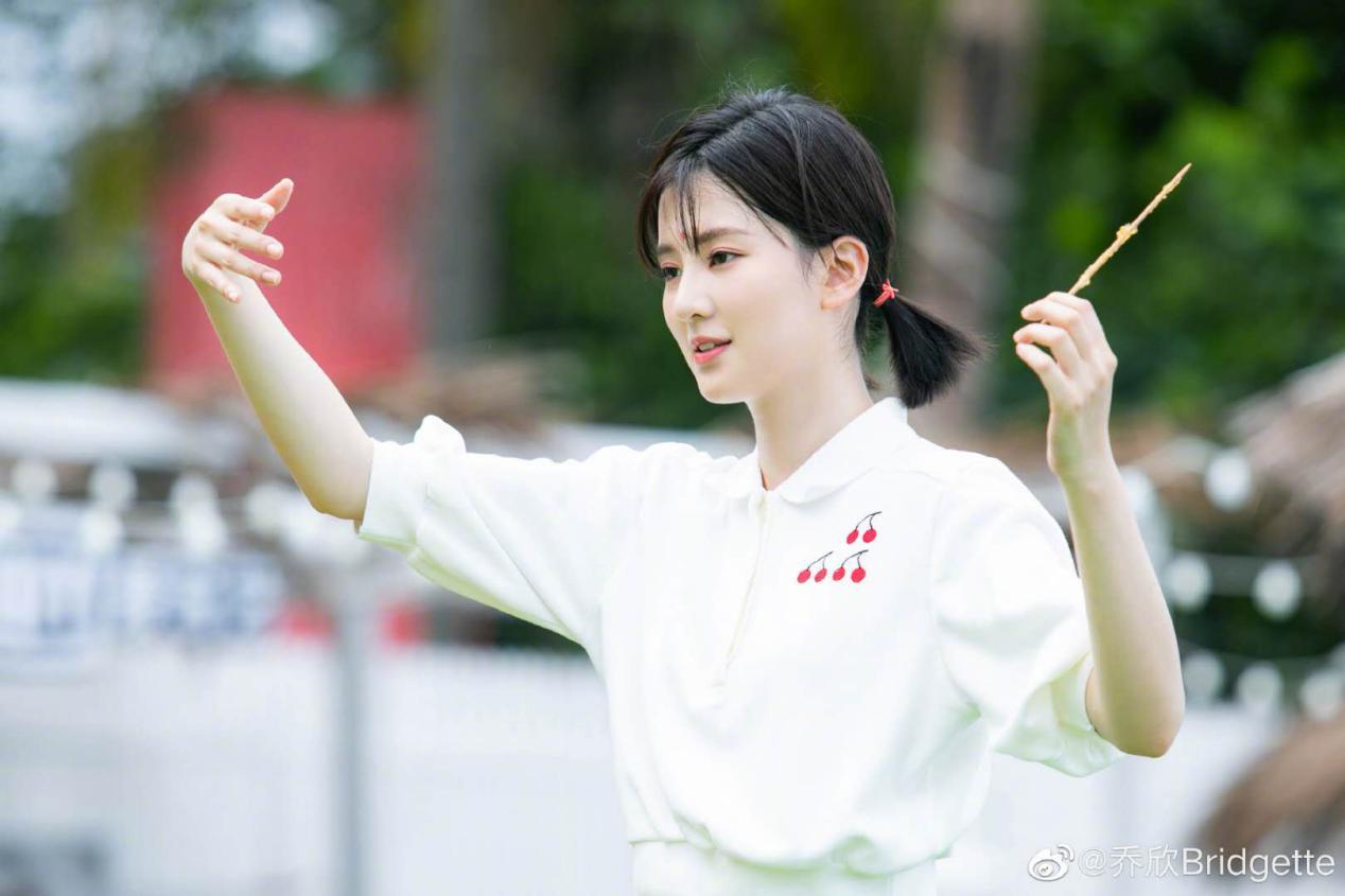 佘诗曼演艺事业持续辉煌,最新消息揭示持续闪耀的演艺之路