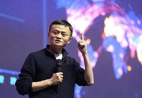 马云最新身价背后的故事,小巷奇遇与探索精神的燃烧之路