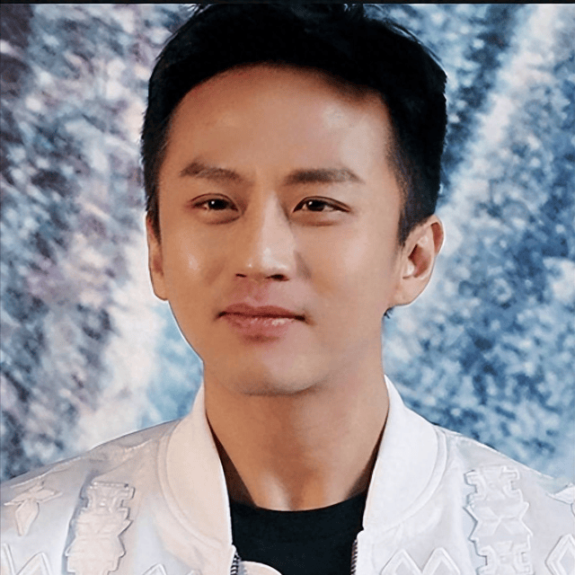 邓超最新动态,展现变化中的力量,自信成就感的源泉