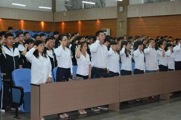 龙哥最新指南,任务完成与技能学习详细步骤攻略