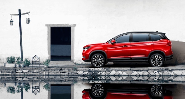 东风最新SUV探索未知驾驶之旅,小巷中的隐藏宝藏