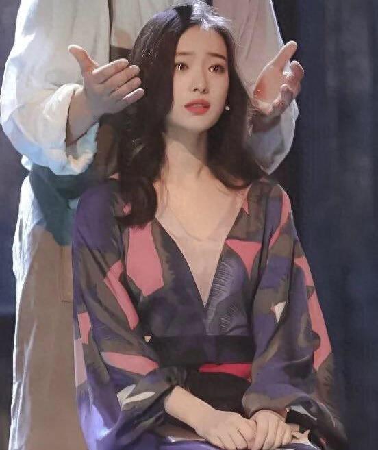 时尚新宠,狐狸皮风潮的魅力展现!